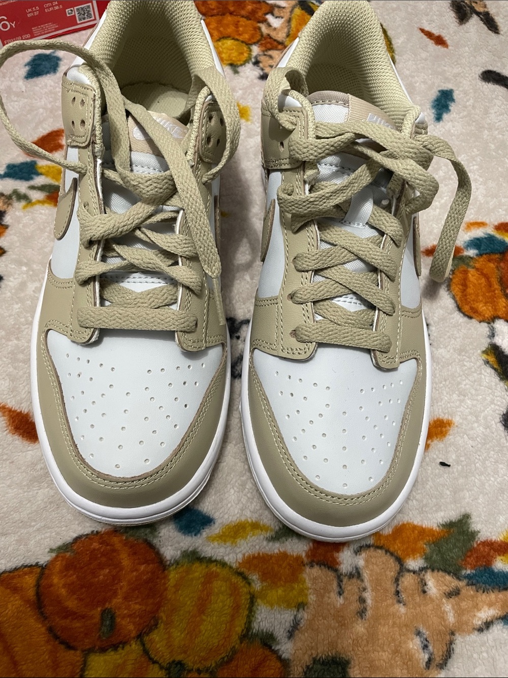 Nike Low-Top Sneakers in White and Beige